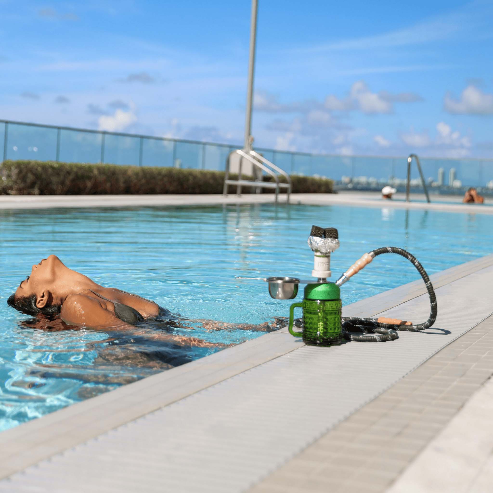 Jarra Hookah by the pool with female model